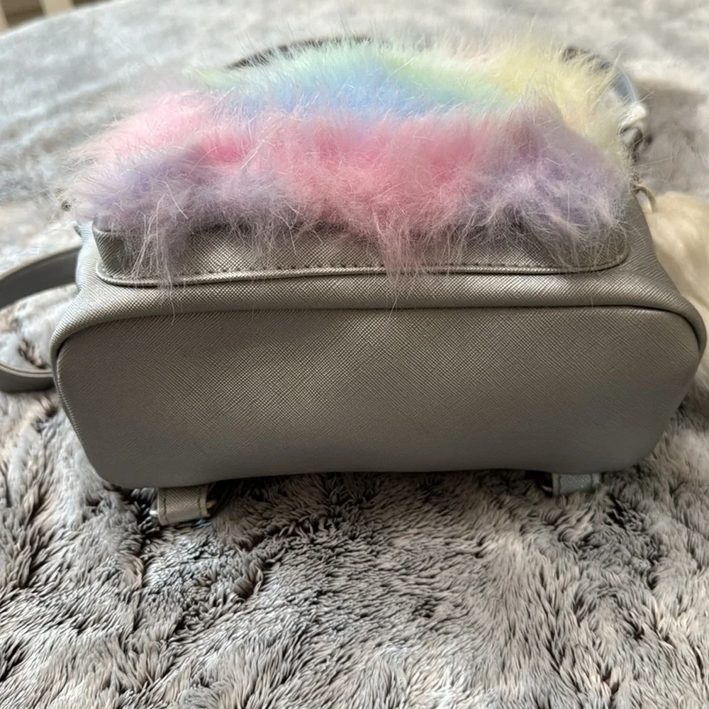NWOT Girls Mini Unicorn Backpack Gray‎ Fuzzy Pocket Adjustable Strap Travel Cute